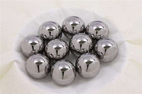 Ten 9/16" nylon precision bearing balls 